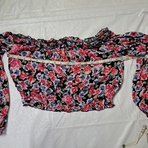 Dynamite Printed Off-the-Shoulder Blouse - Picture 8 of 10